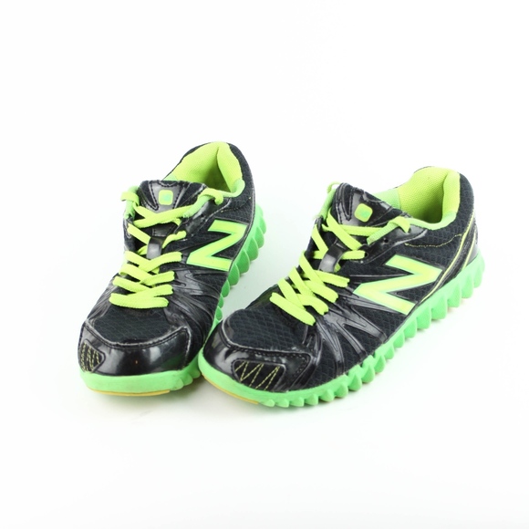 new balance kids size 3
